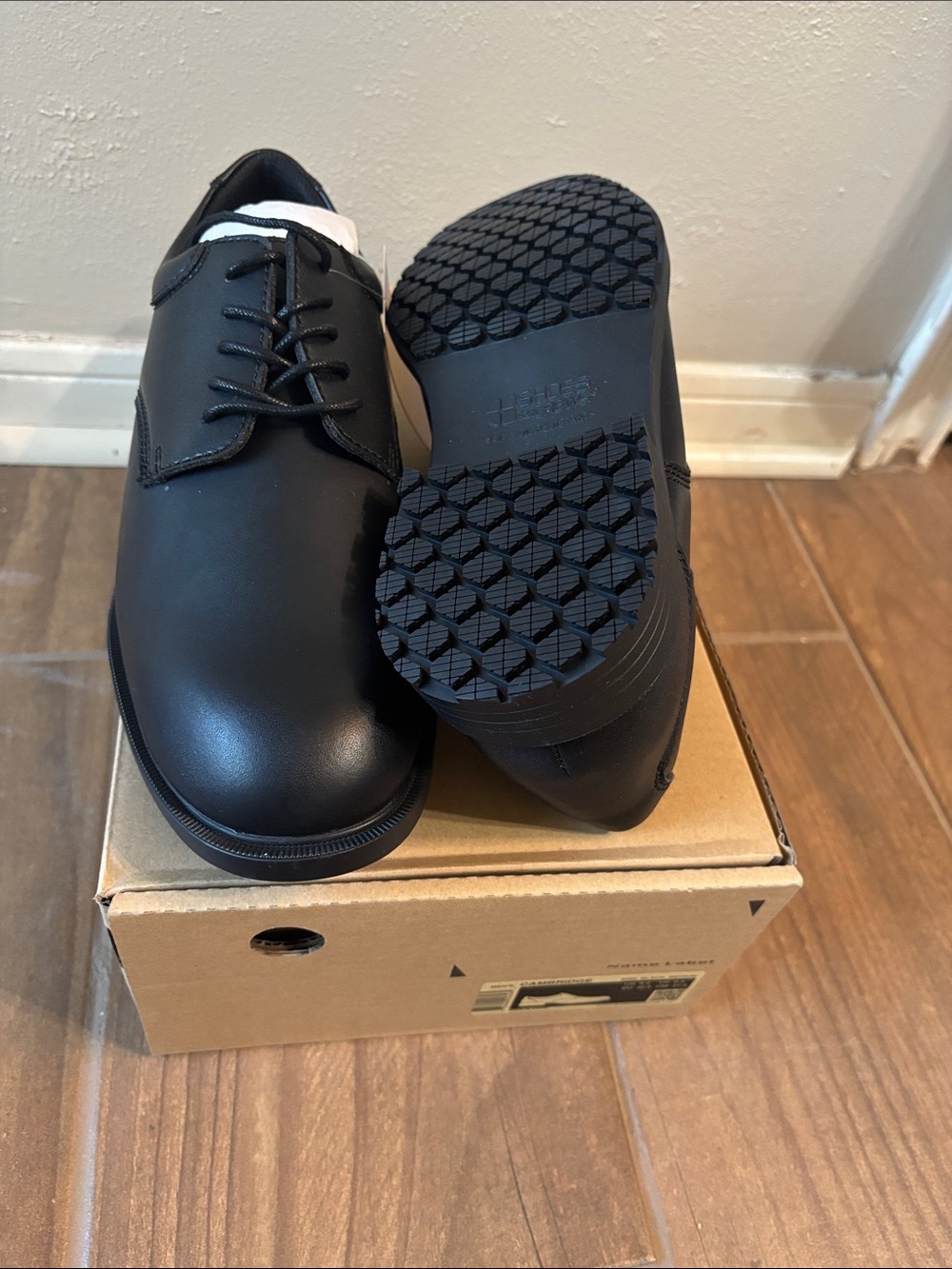 Men's Classic Black Leather Lace-Up Dress Shoe